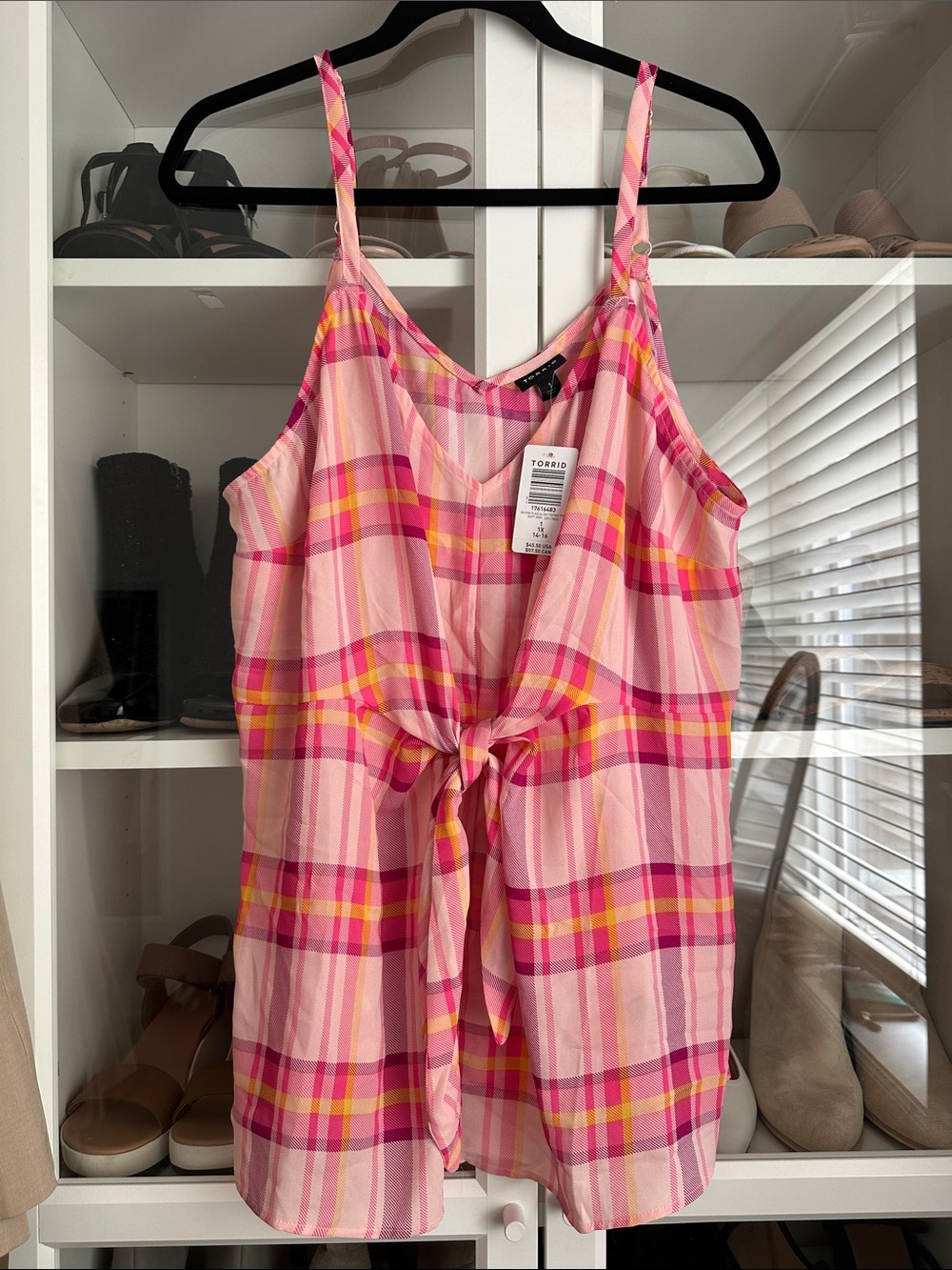 Torrid Tie-Front Detail Cami with adjustable straps Size 1 NWT